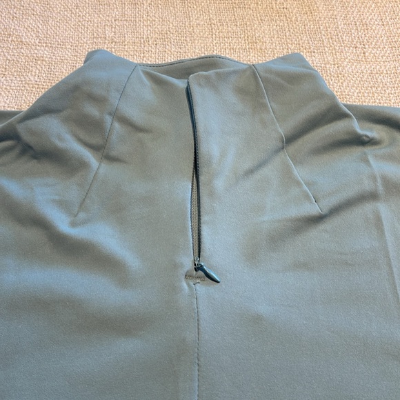 Shadow Sport Fitted Mock-Neck Zip front Athletic jacket - Cristal teal color - Picture 6 of 10